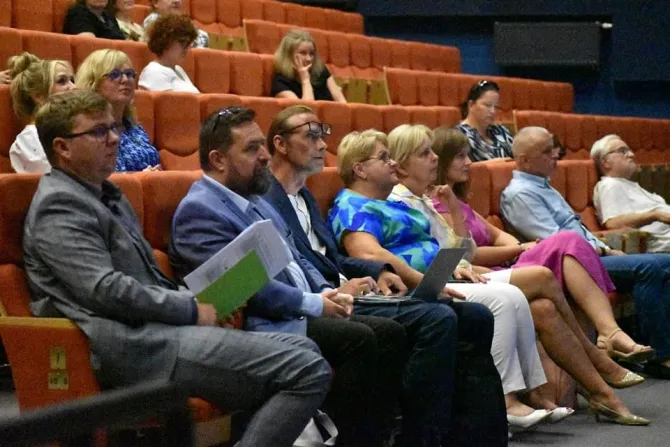 Na zdjęciu uczestnicy konferencji inauguracyjnej "Tygodnia Profilaktyki Uzależnień 2023"